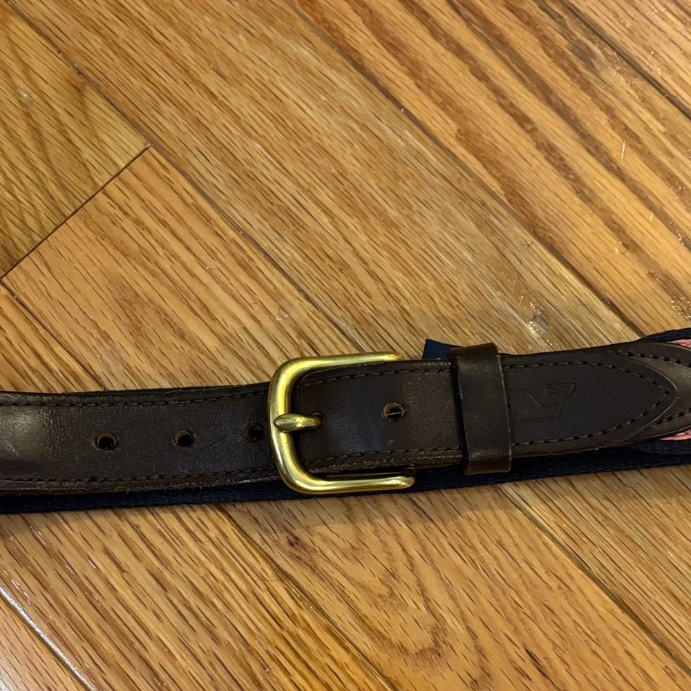 Vineyard Vines Pink and Blue Whale Kids Belt (26)